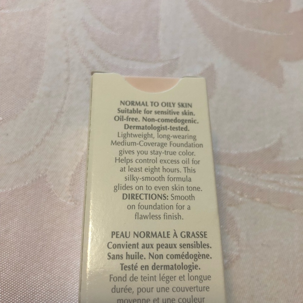 Medium Coverage Foundation - Picture 4 of 4